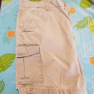 Croft & Barrow Size 42 Khaki Beige Men's Cargo Shorts Pockets 